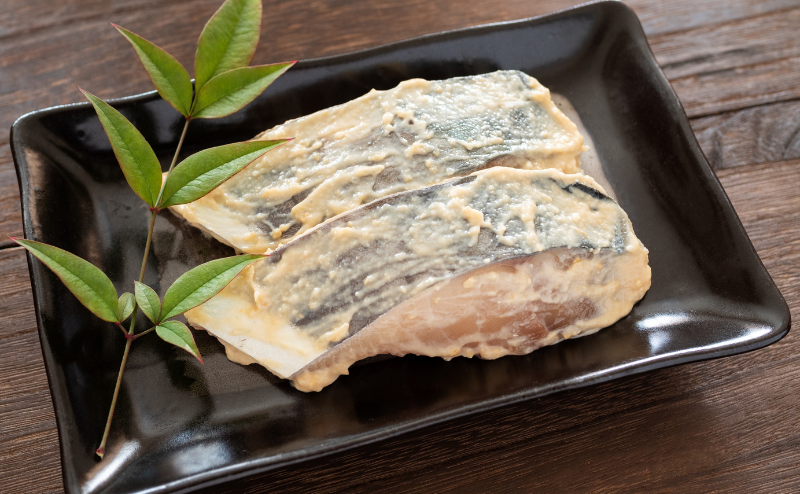 八海山酒粕を使った料理のレシピ例(甘酒、粕汁など)の写真